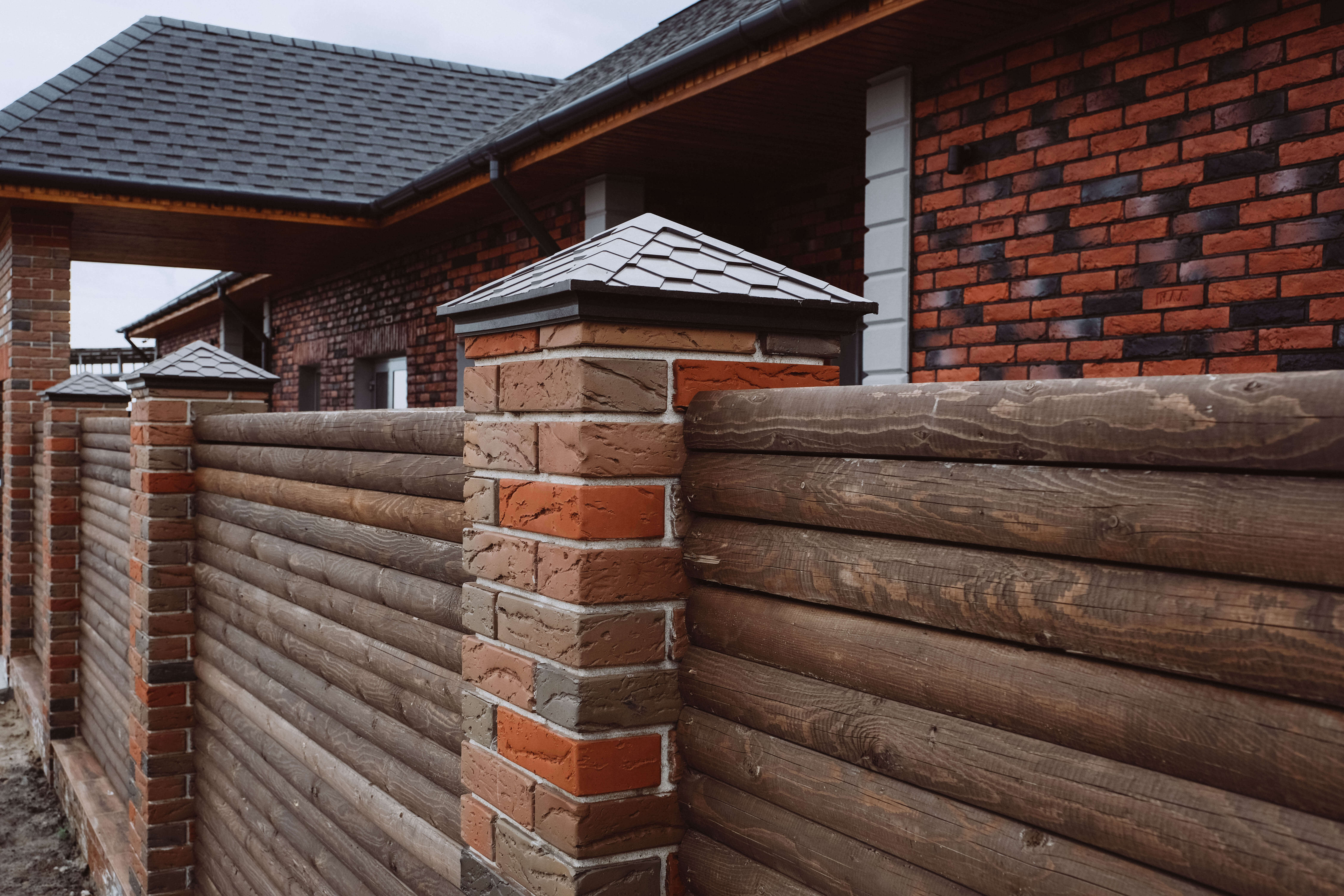 Колпак Zking Эверест Коричневый на столб 1.5х1.5 кирпича (390х390мм) в Анапе фото